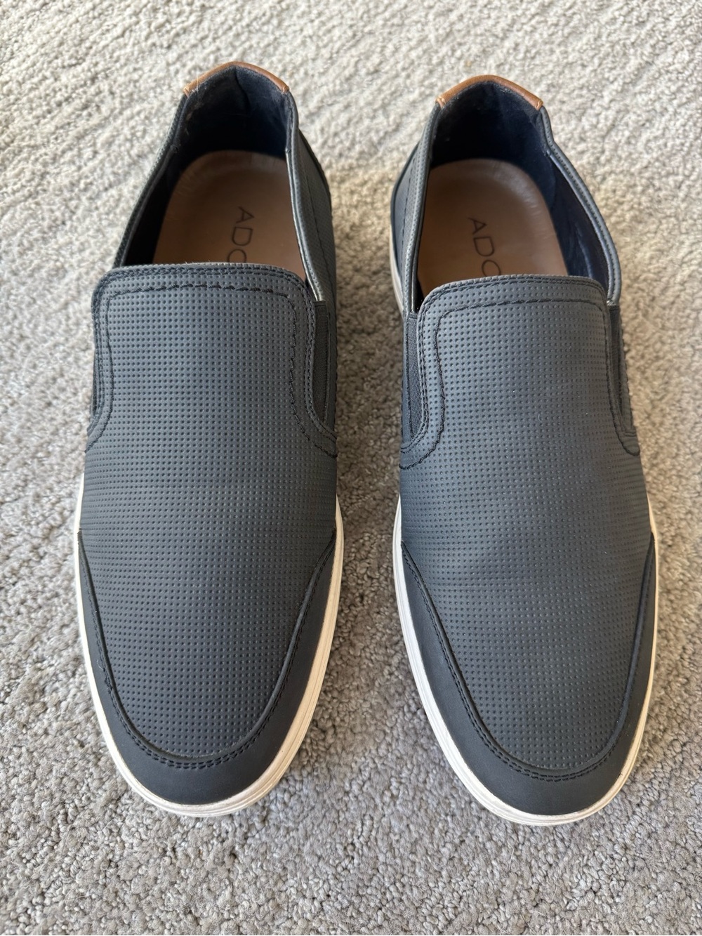 Men's Gray Slip-On Casual Loafers with White Sole - Picture 3 of 7